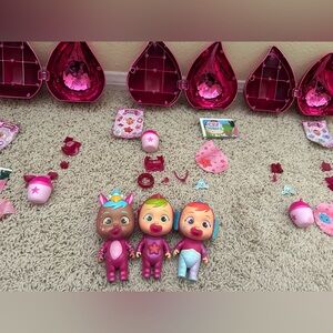 Cry Babies Magic Tears Series Pink Edition pajamas Nessie, Griffo & Lilian dolls